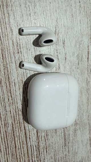 Airpods 4 con cancelación de ruido