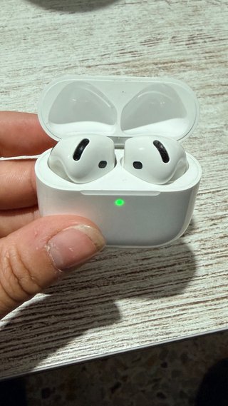 Airpods 4 con cancelación de ruido