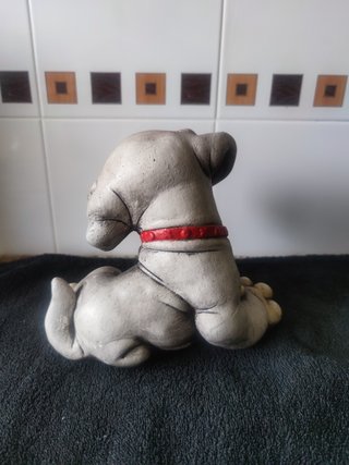 Figura Perro Piedra con Dinero (Urge)