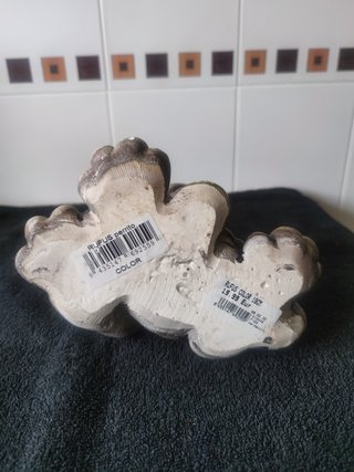 Figura Perro Piedra con Dinero (Urge)