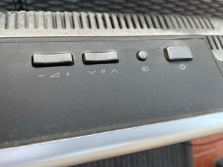 Televisión Sharp AQUOS Negra y Plateada