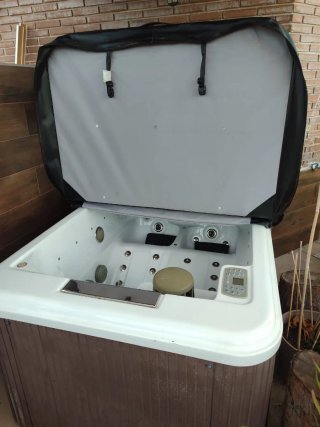 Jacuzzi spa exterior