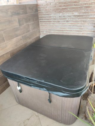 Jacuzzi spa exterior