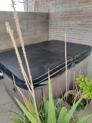 Jacuzzi spa exterior