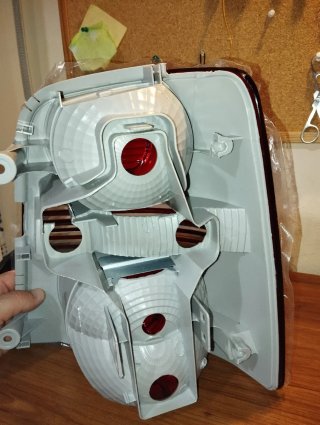 Piloto trasero izquierdo Coche VW Touran 2.0 2010