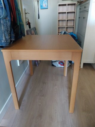 Mesa de comedor o cocina de madera