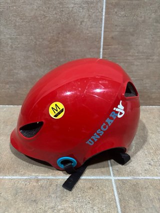 Casco de bicicleta rojo para niño