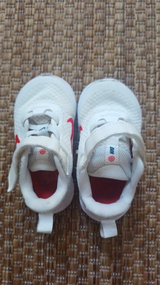 Zapatillas Nike Blancas y Rojas Bebé