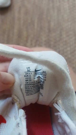 Zapatillas Nike Blancas y Rojas Bebé