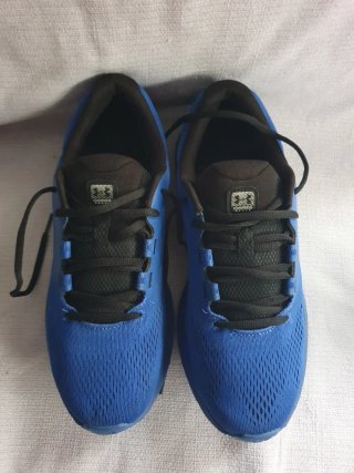 Zapatillas Under Armour Azules y Negras