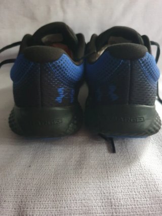 Zapatillas Under Armour Azules y Negras