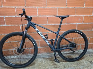Bicicleta Trek Marlin 7 L (2022)