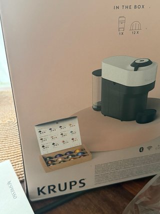 Nespresso Vertuo Pop Krups con 12 capsulas