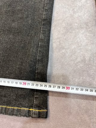 Pantalones vaqueros acampanados negros