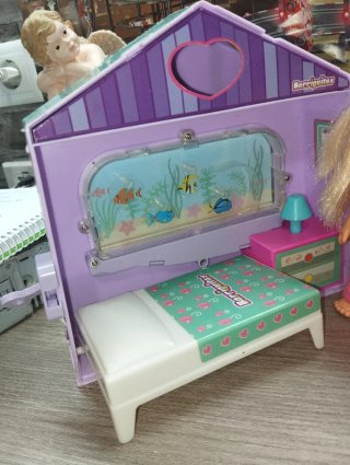 Casa de muñecas Barriguitas con figuras