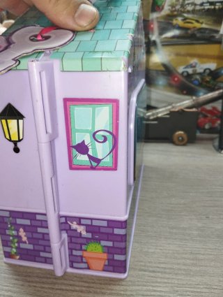 Casa de muñecas Barriguitas con figuras