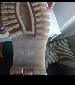 Botas militares burdeos con cordones