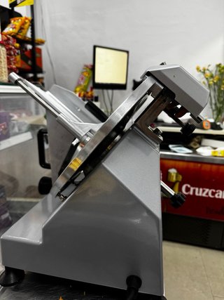 Cortadora de fiambre La Bari HBS-250A