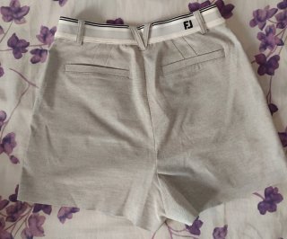 Pantalones cortos grises