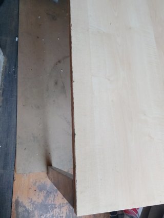 Mesa grande de madera beige