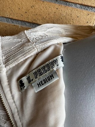 Blusa Romántica Beige Encaje Volantes