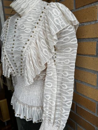 Blusa Romántica Beige Encaje Volantes