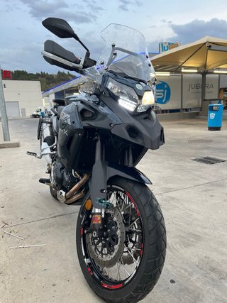 Benelli TRK 502x Adventure Negra