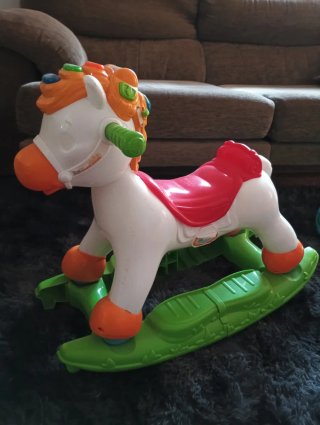 Caballo balancín infantil