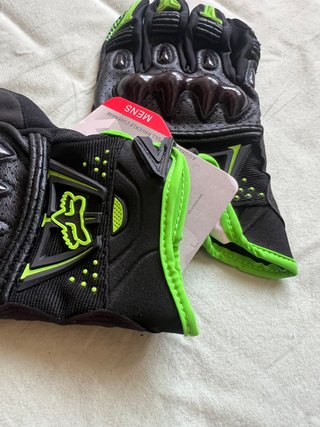 Guantes verde moto
