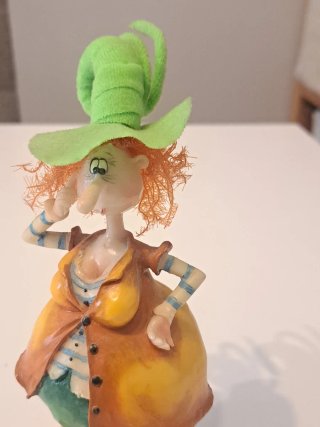 Figura Bruja Decorativa