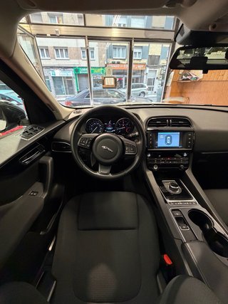 Jaguar F-Pace 2017