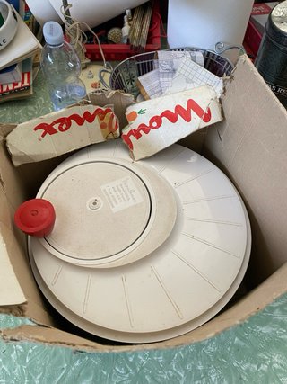 Centrifuga per insalata bianca e rossa