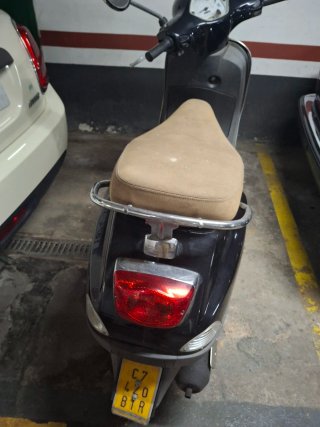 Vespa Piaggio 49cc Scooter