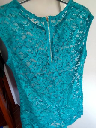 Top encaje verde talla M