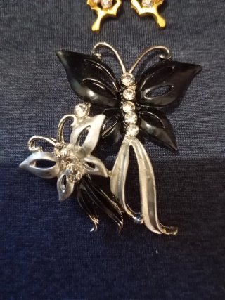 Broches mariposa vintage con pedrería