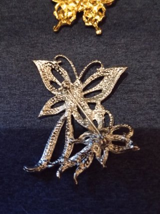 Broches mariposa vintage con pedrería
