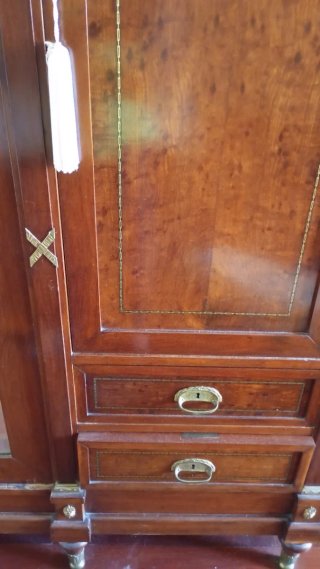 Armario antiguo madera con espejo