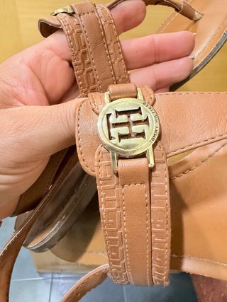 Sandalias Tommy Hilfiger Marrones y Moradas