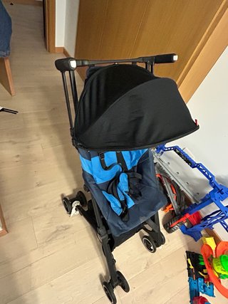Carrito  de bebe Marca GB ideal para viajes
