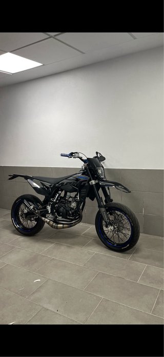 Moto supermotard Sherco