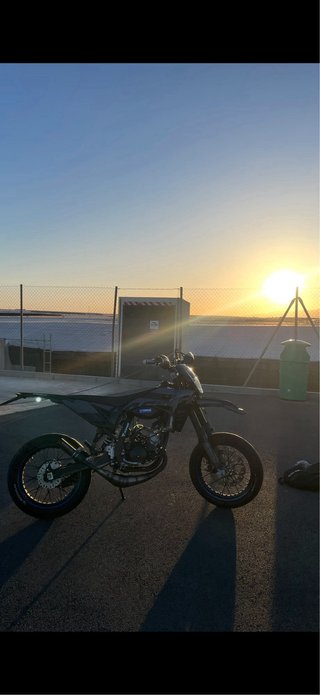 Moto supermotard Sherco