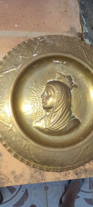 Plato decorativo cobre perfil reyes