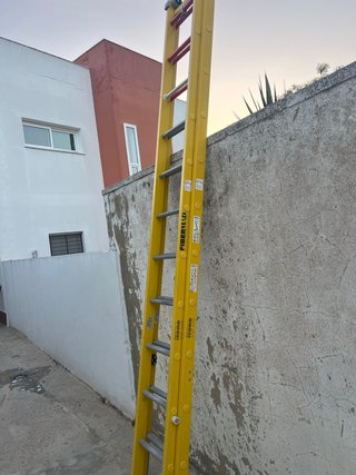 Escalera Fibra 12 Peldaños