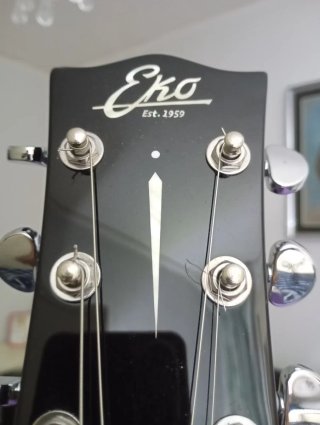 Chitarra  Semiacustica EKO, amplificata