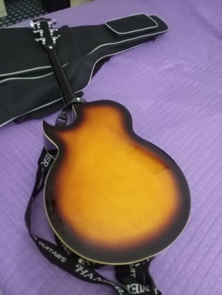 Chitarra  Semiacustica EKO, amplificata