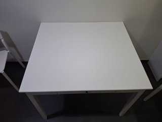 Mesa extensible Idanäs blanca de IKEA