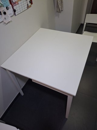 Mesa extensible Idanäs blanca de IKEA