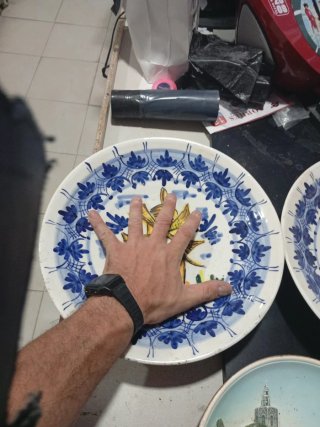 Lotto di 3 Antichi Piatti Decorativi