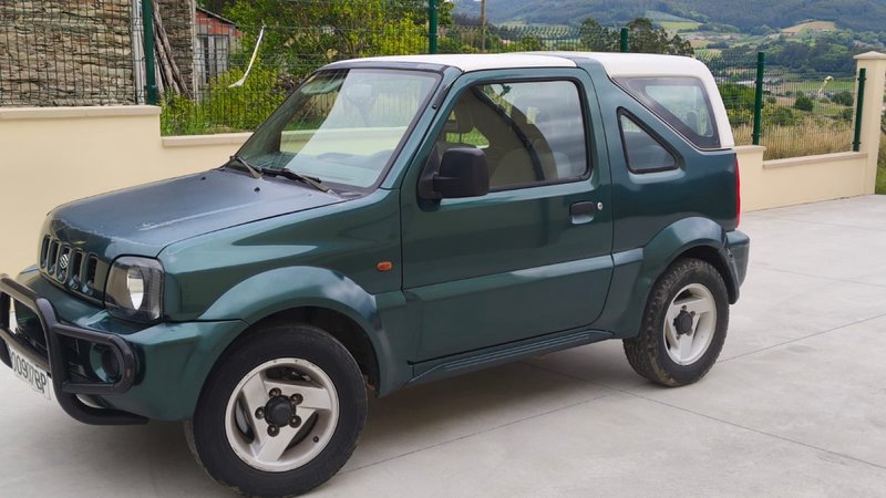 Suzuki Jimny 1998 - foto 1