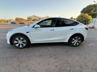 Tesla Model Y 2023 año, 62500km